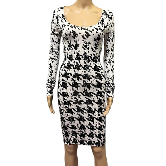 Guess Black and Cream Criss Cross Back Knit Long Sleeve Bodycon Midi Dress Small - Picture 5 of 12